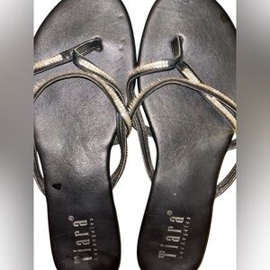 Tiara Los Angeles Black Sandals